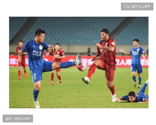 佩佩中卫风格引领防守新潮流,球队战术布局持续提升值得关注 佩佩中卫风格引领防守新潮流,球队战术布局持续提升值得关注