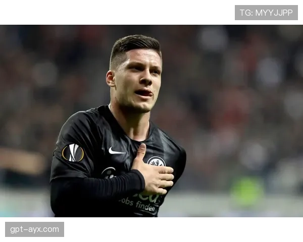 凯恩在国家队体系中的战术适配性分析 凯恩在国家队体系中的战术适配性分析