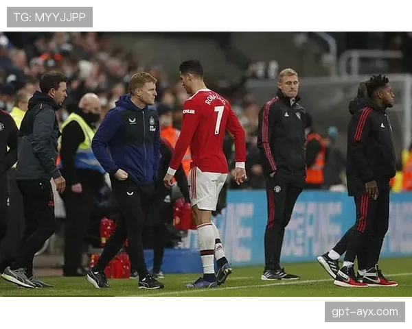 金玟哉 vs 德利赫特:对抗强度与出球能力的分野分析