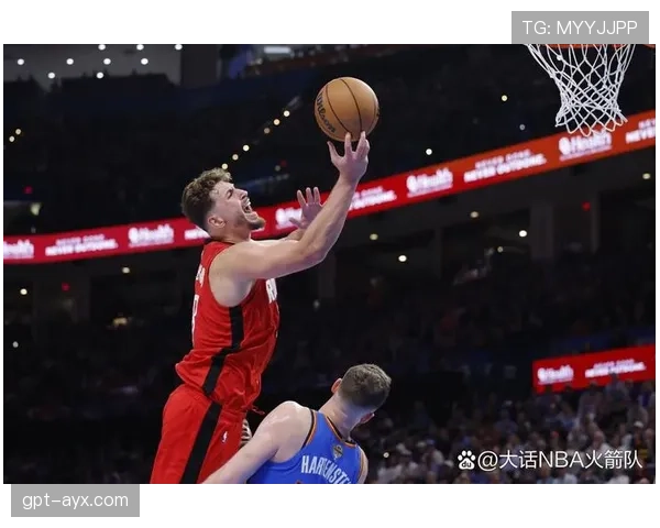德斯蒙德·班恩无球跑动提升三分效率拉开火箭防守空间